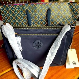 Tory Burch Swingpack in Navy-Nylon